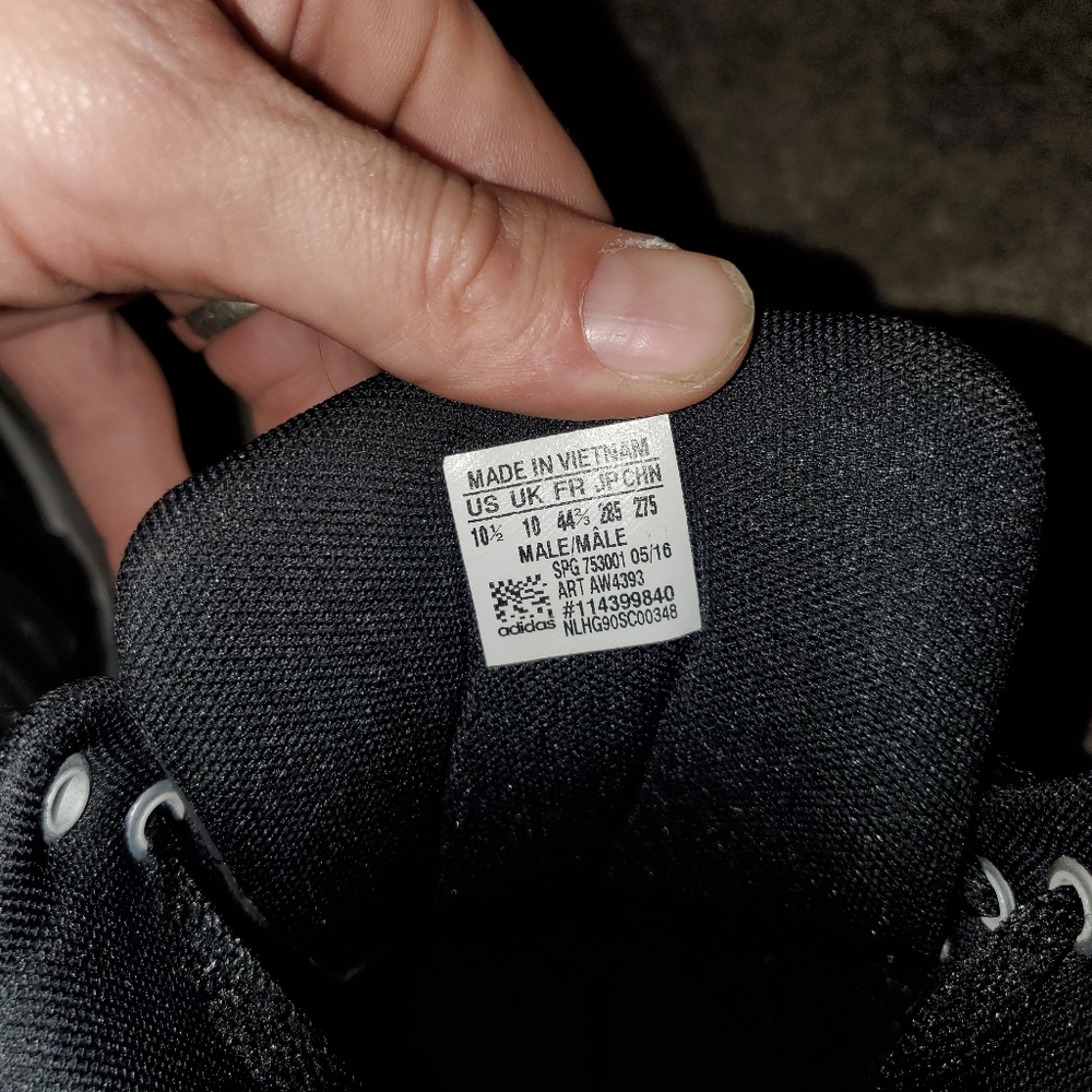 Shoes - Picture 4 of 9